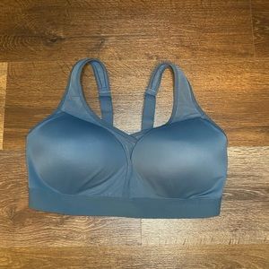 New without tags!!! Women’s Champion sports bra.